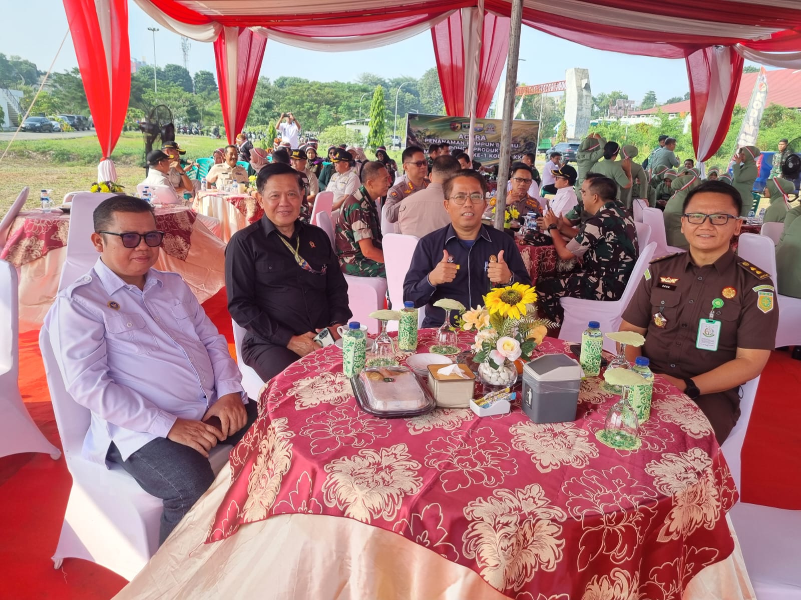 Mewakili Ketua Pengadilan Tinggi Agama Jambi, Kabag Umum dan Keuangan Hadiri Penanaman Serentak Rumpun Bambu dan Pohon Produktif