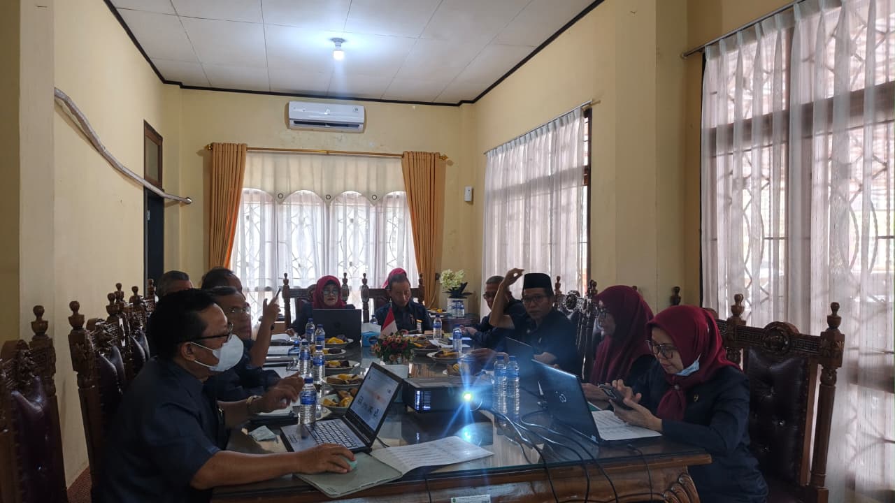 Ketua, Wakil Ketua, dan Hakim Tinggi PTA Jambi Ikuti Diskusi Hukum tentang Problematika Mediasi